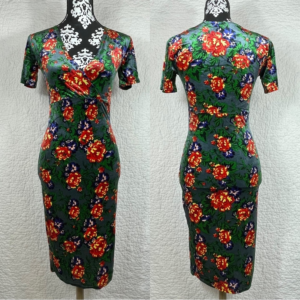 🔥Zara Trafaluc Velvet Bodycon Floral Print V-Neckline  Midi Green Dress Size S